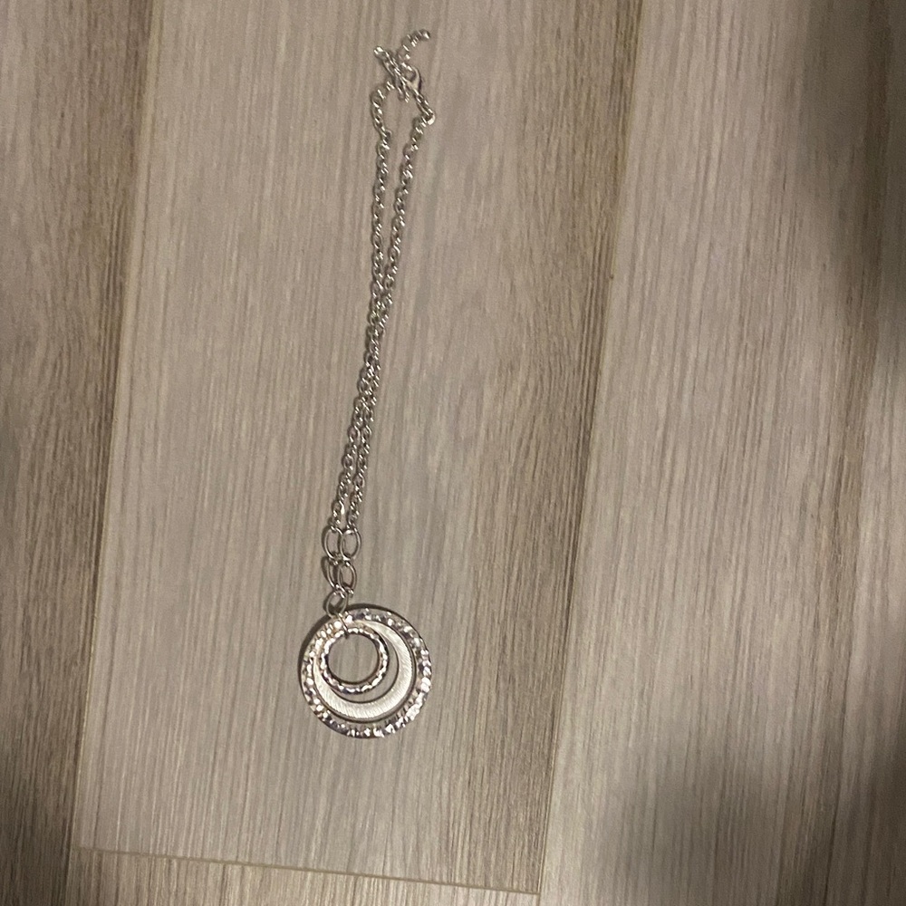 Elegant Silver Pendant Necklace